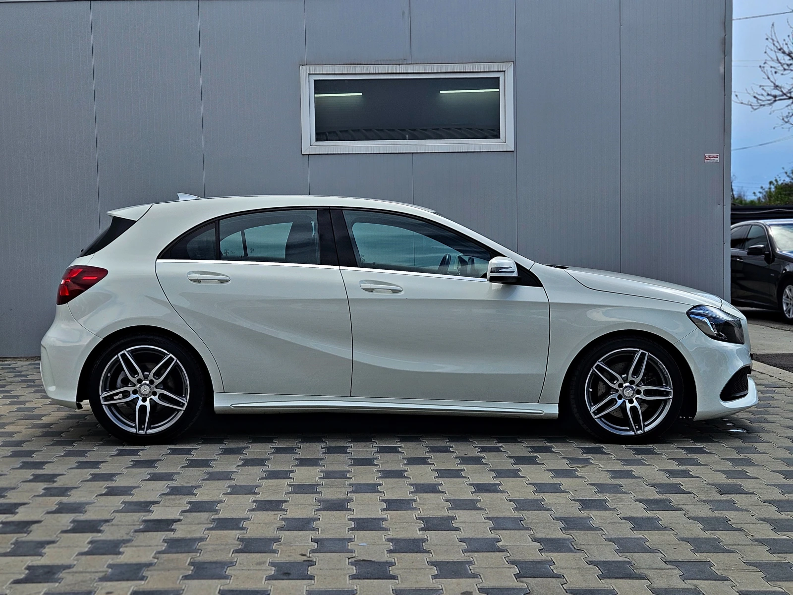 Mercedes-Benz A 220 AMG/FULL LED/GERMANY/CAMERA/AMBIENT/7G-TRONIC/LIZI - изображение 4