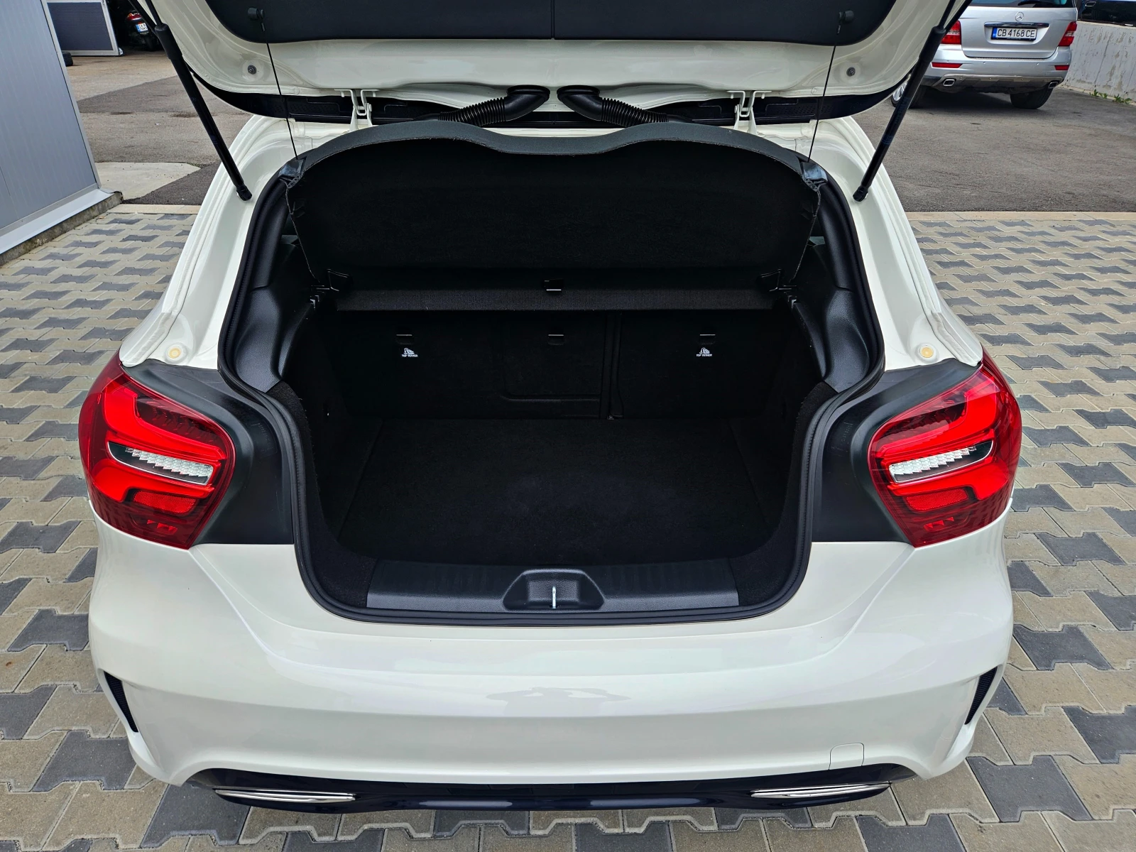 Mercedes-Benz A 220 AMG/FULL LED/GERMANY/CAMERA/AMBIENT/7G-TRONIC/LIZI - изображение 8