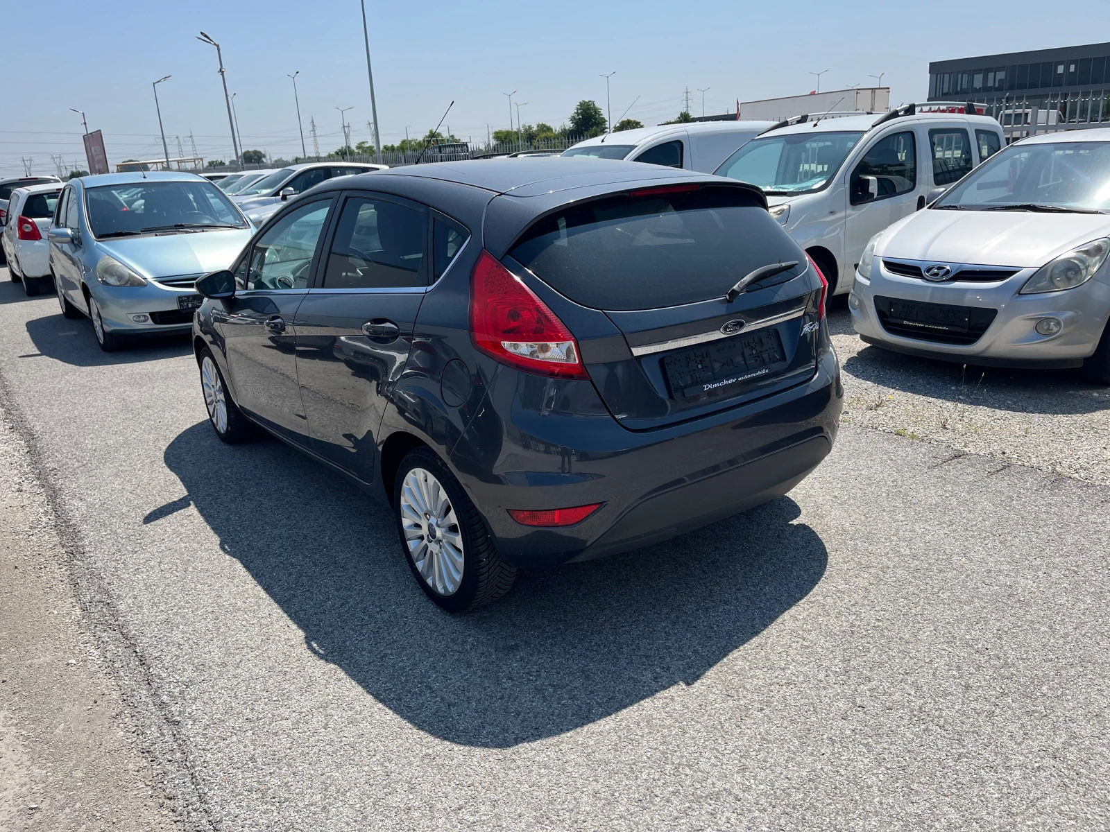 Ford Fiesta 1.25 i 82k.c - изображение 5