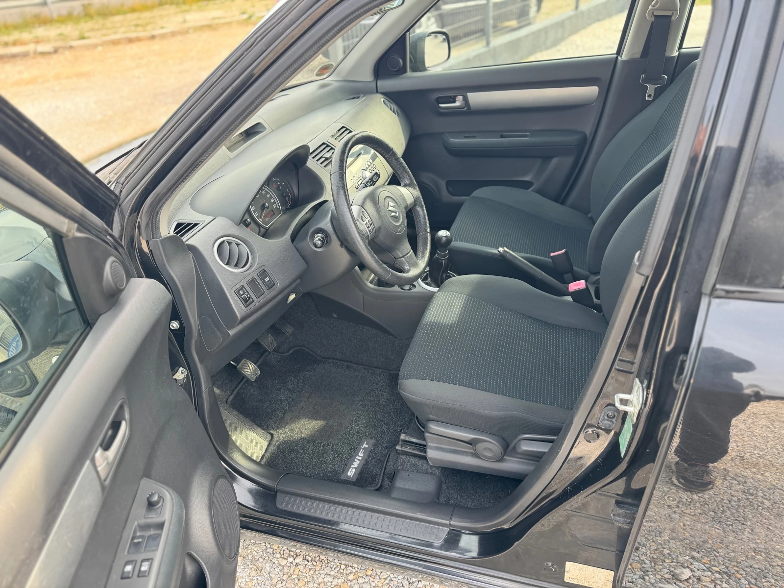 Suzuki Swift 1.3i* 126657KM.*  | Mobile.bg   7