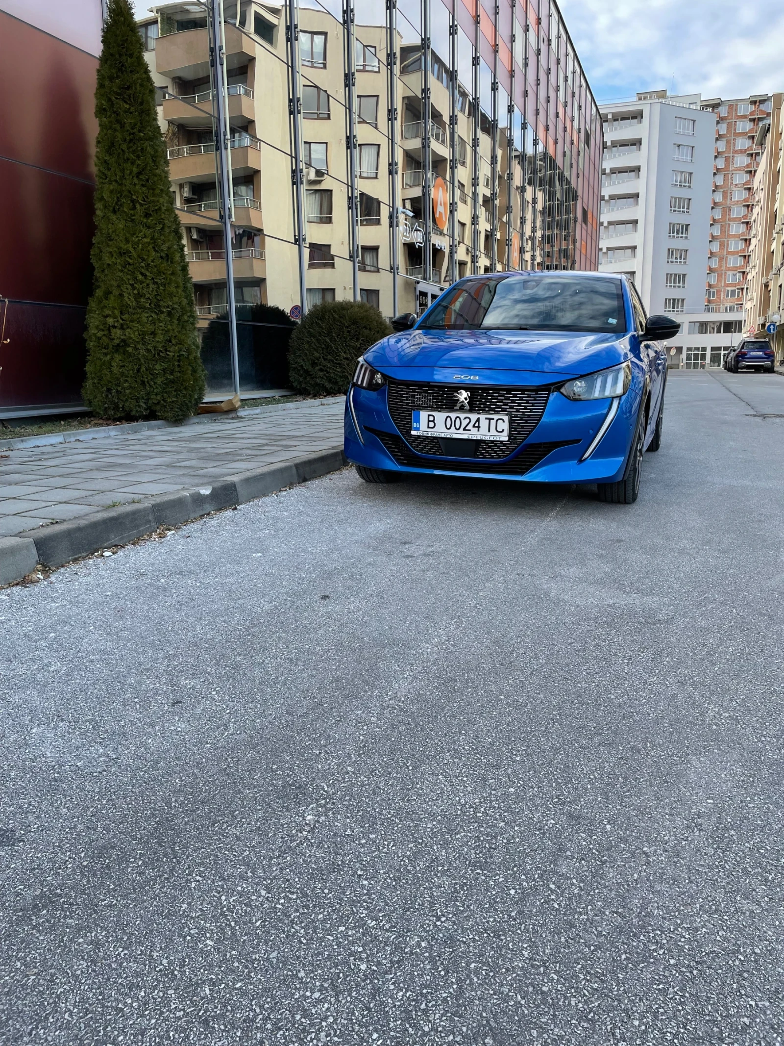 Peugeot 208 GT line - изображение 4