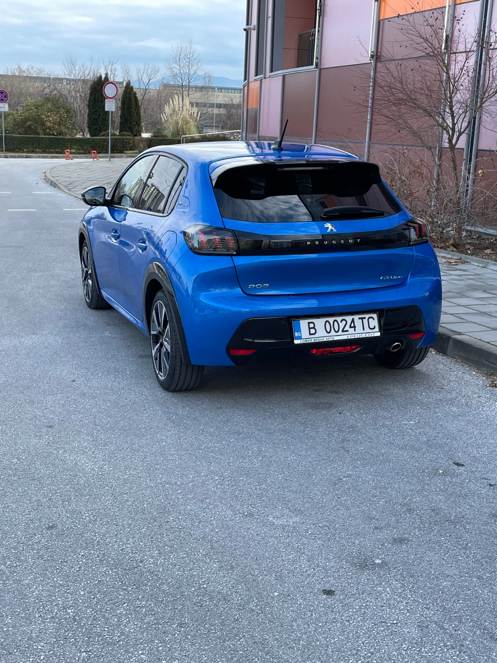 Peugeot 208 GT line - изображение 7