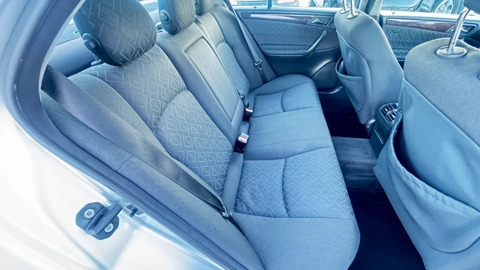 Mercedes-Benz C 220 2.2 CDI 143�.�. ������� ������ | Mobile.bg � ����������� 13