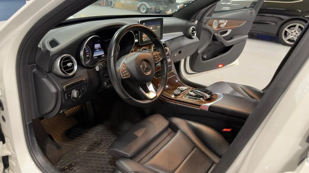 Mercedes-Benz C 300 ПАМЕТ* BURMESTER* ПАНОРАМА* КАМЕРА* КОЖА*  - изображение 10