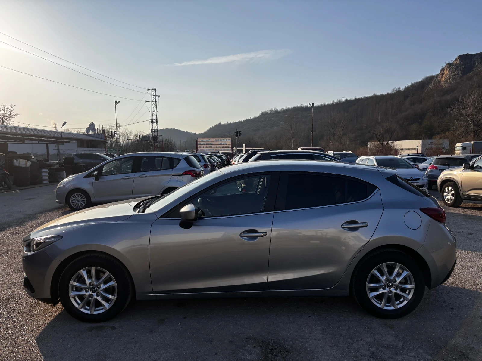 Mazda 3 2.2D 137000km/NAVI/ЛЕТИ ДЖ., снимка 6 - Автомобили и джипове - 53894171