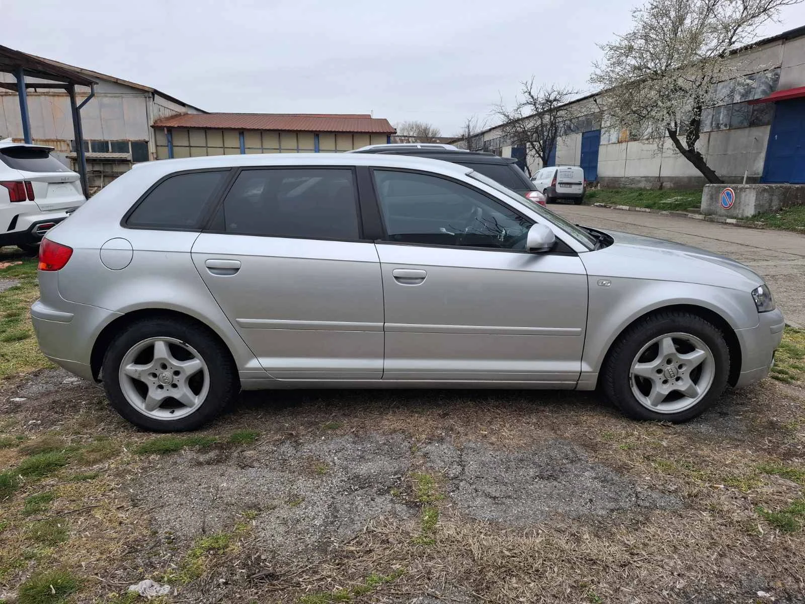 Audi A3 1.9TDI Sportback, снимка 6 - Автомобили и джипове - 53952530
