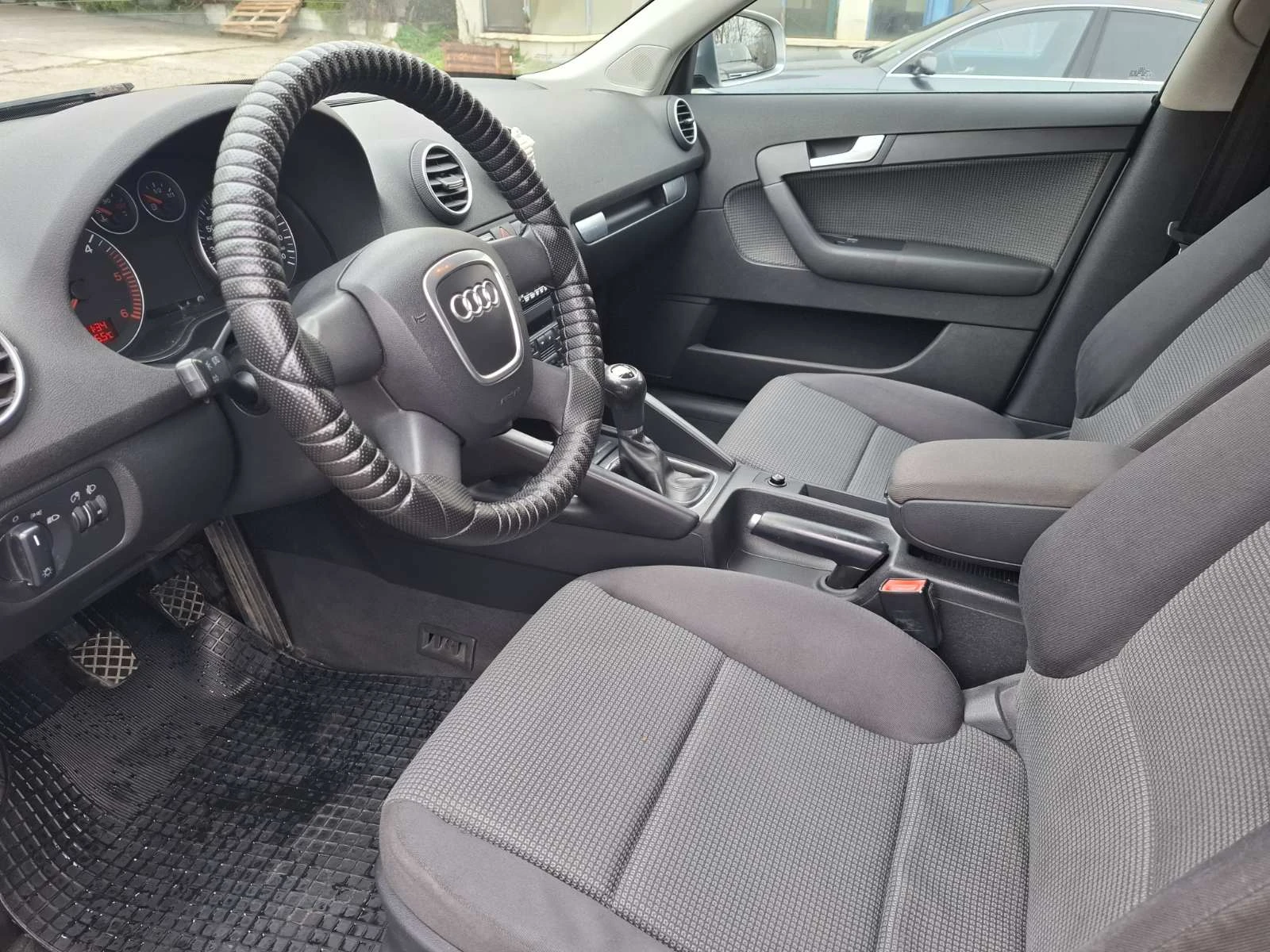 Audi A3 1.9TDI Sportback, снимка 10 - Автомобили и джипове - 53952530