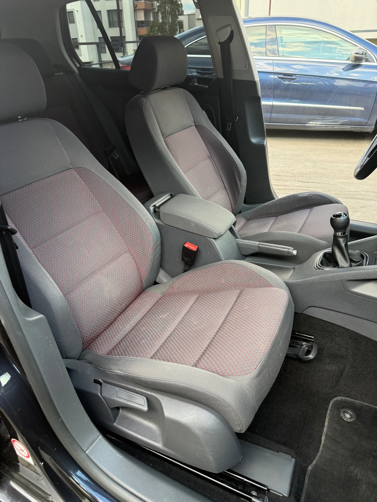 VW Golf 1.4 GT ТУРБО НАВИ ПОДГРЕВ, снимка 9 - Автомобили и джипове - 54646252