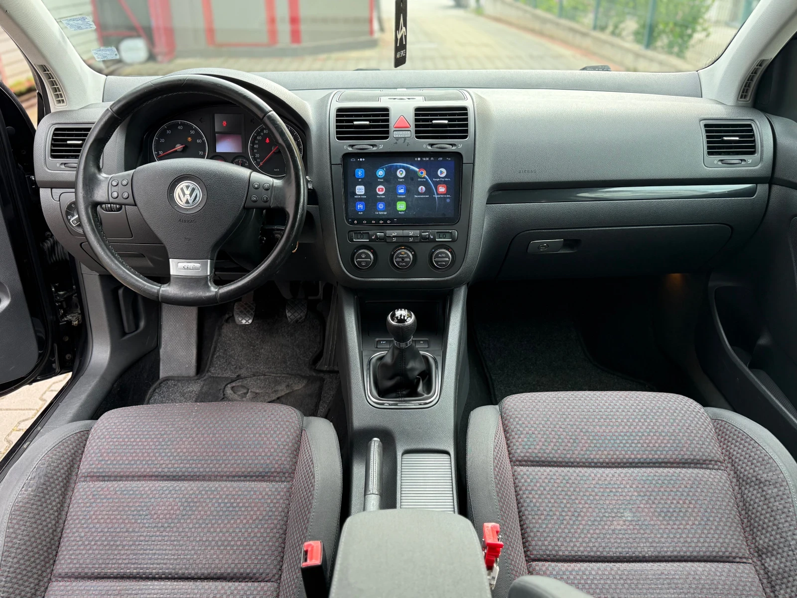 VW Golf 1.4 GT 170 КОНЯ, снимка 7 - Автомобили и джипове - 54646252