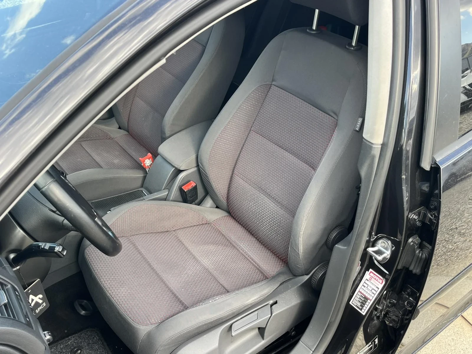 VW Golf 1.4 GT 170 КОНЯ, снимка 10 - Автомобили и джипове - 54646252