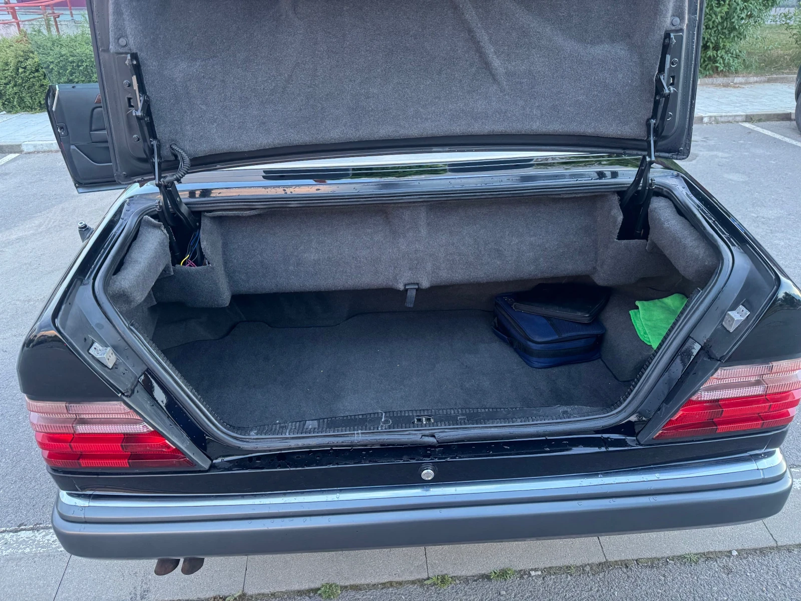 Mercedes-Benz 124 E320 Auto, снимка 4 - Автомобили и джипове - 54874374