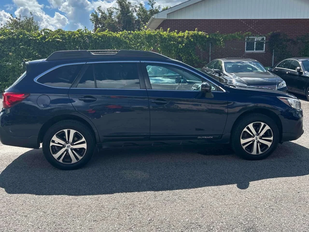 Subaru Outback * LIMITED * CARFAX * ФИНАНСИРАНЕ, снимка 3 - Автомобили и джипове - 55749891