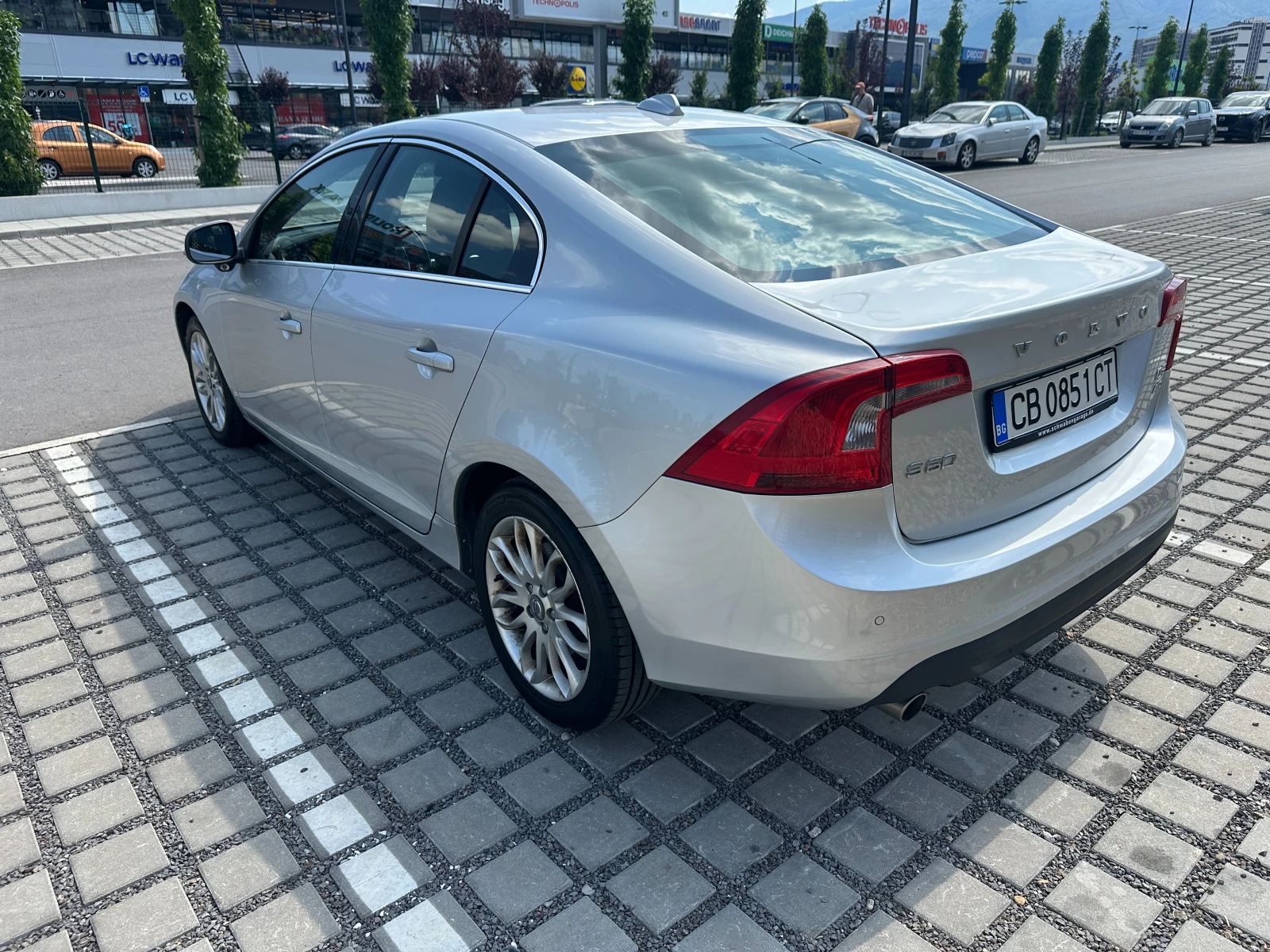 Volvo S60 D5 AWD, снимка 5 - Автомобили и джипове - 56057509