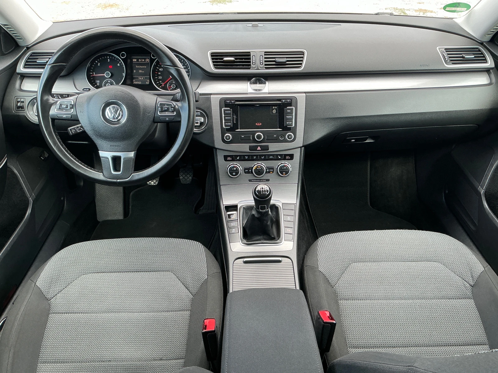 VW Passat 2.0 TDI, снимка 10 - Автомобили и джипове - 56193419
