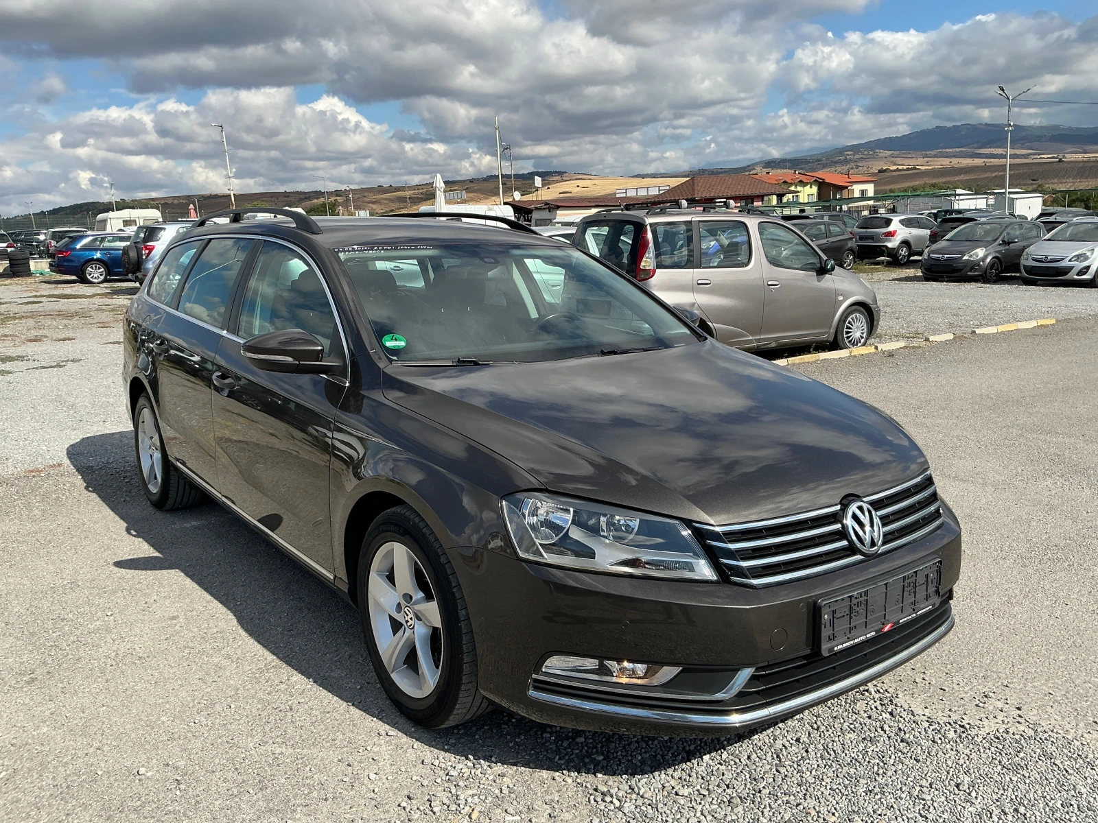 VW Passat 2.0 TDI, снимка 2 - Автомобили и джипове - 56193419