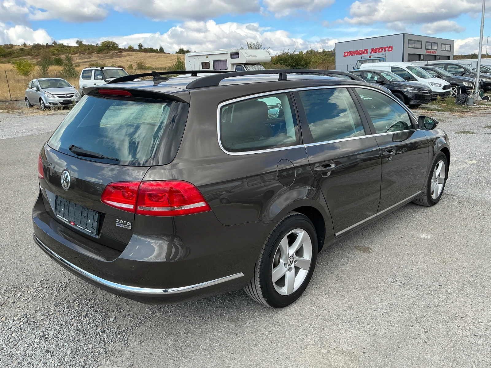VW Passat 2.0 TDI, снимка 8 - Автомобили и джипове - 56193419