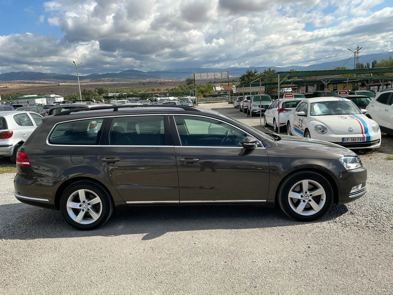 VW Passat 2.0 TDI, снимка 5 - Автомобили и джипове - 56193419