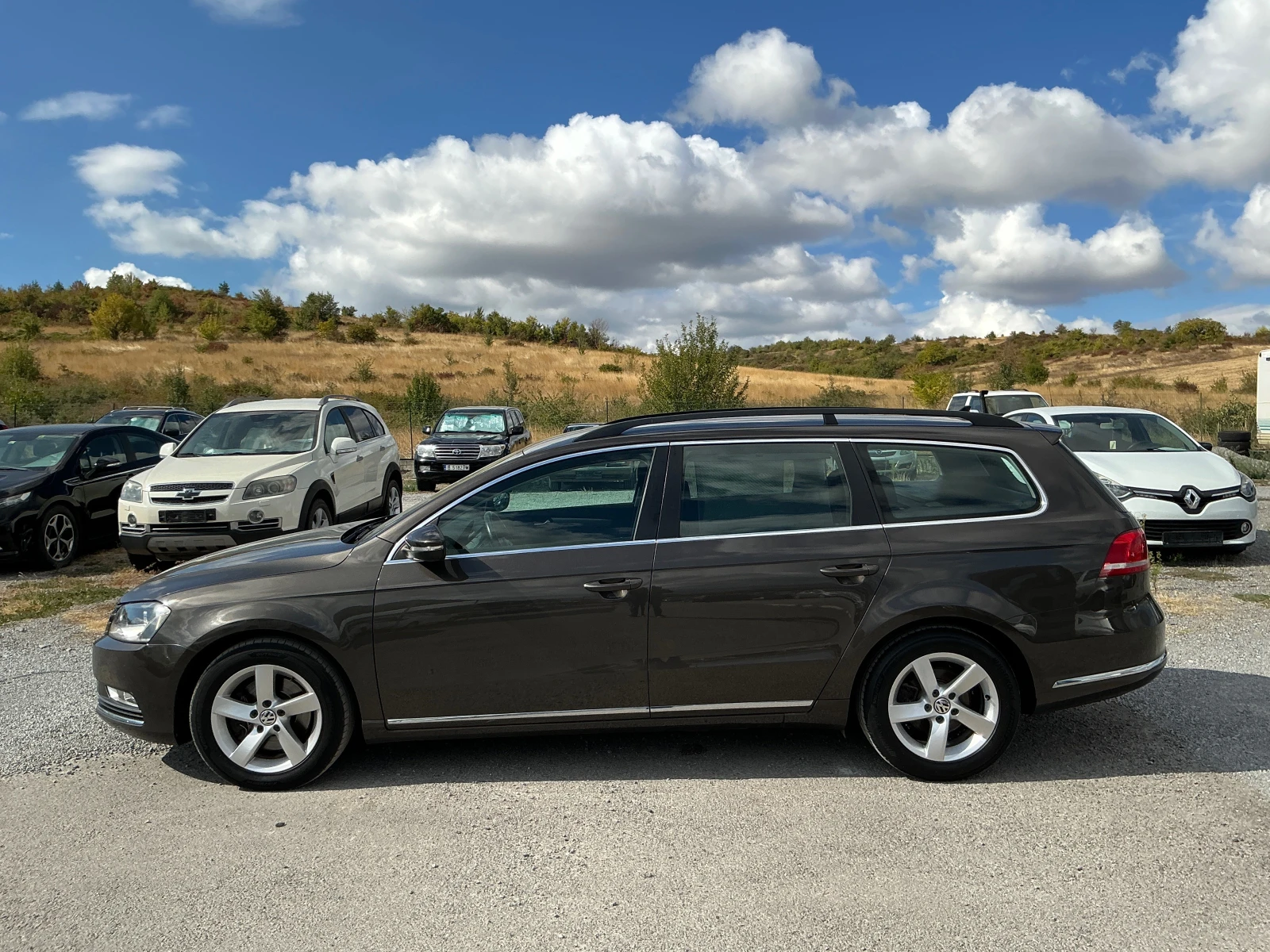 VW Passat 2.0 TDI, снимка 4 - Автомобили и джипове - 56193419