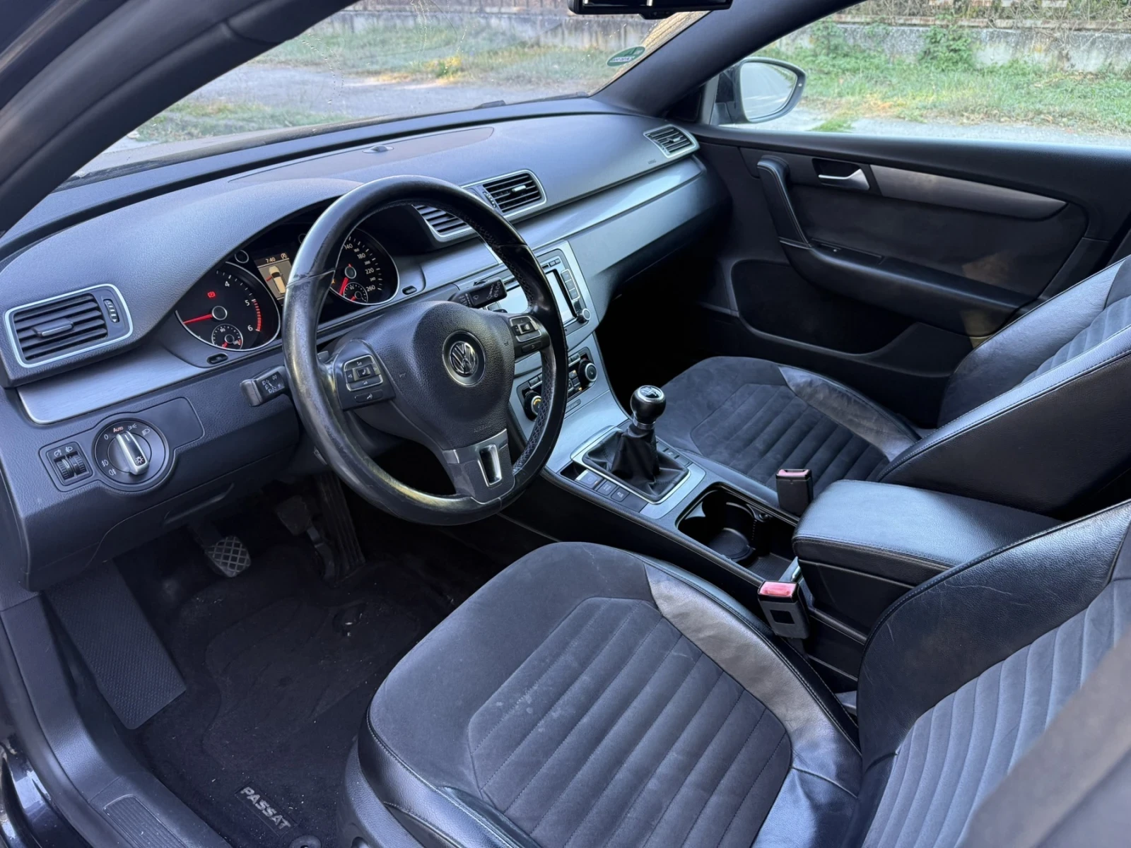 VW Passat Highline model, снимка 11 - Автомобили и джипове - 56343016