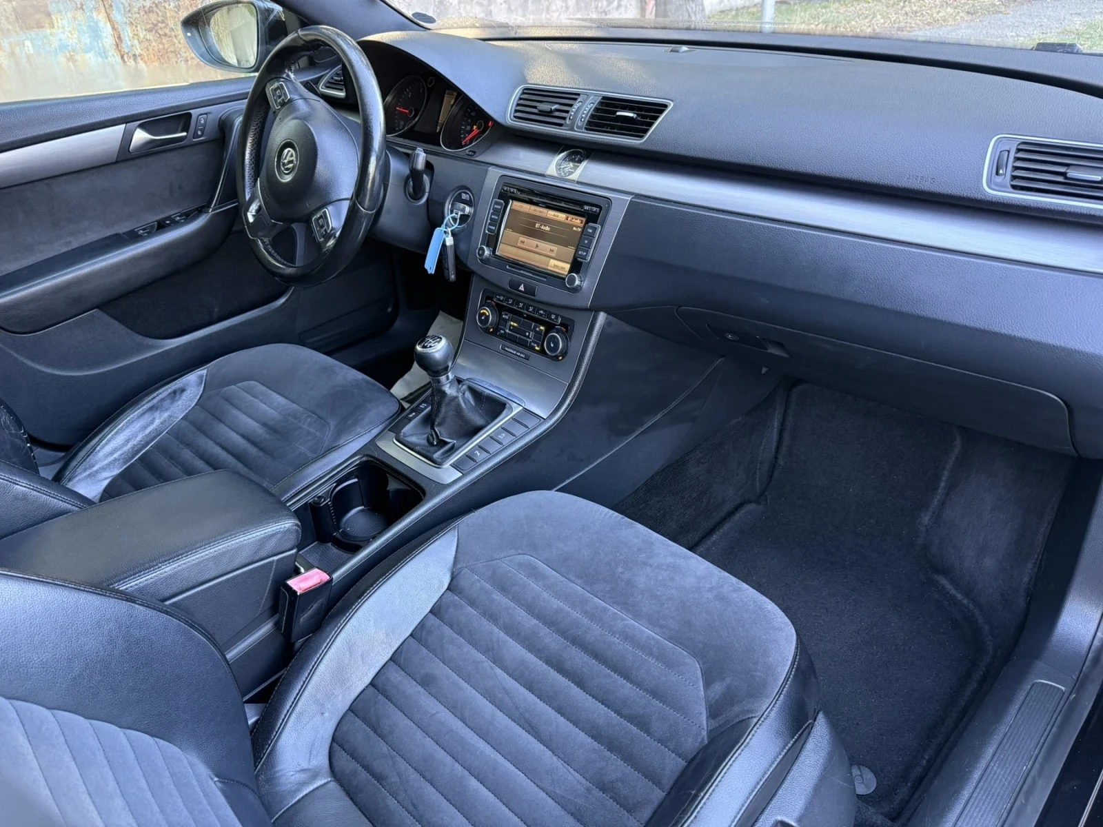 VW Passat Highline model, снимка 12 - Автомобили и джипове - 56343016