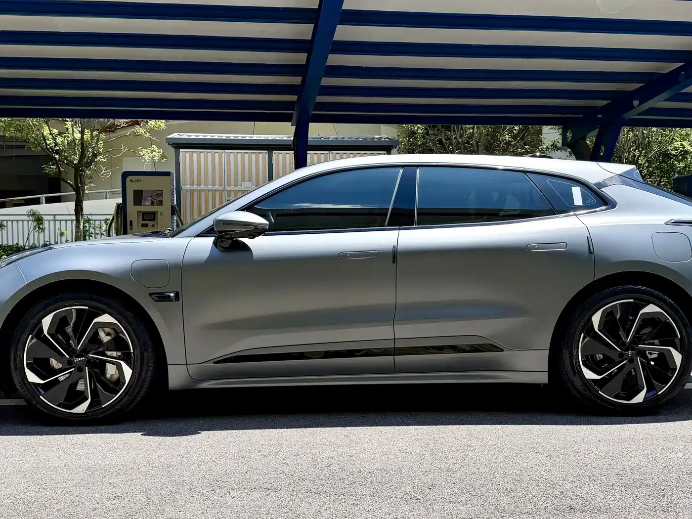 Zeekr 001 2023 ME Edition 100kWh, снимка 5 - Автомобили и джипове - 56708975