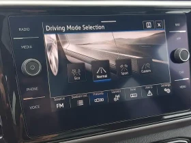 VW Atlas Cross Sport* R-Line!4MOTION* 360* ДИСТРОНИК* ОБДУХ, снимка 11
