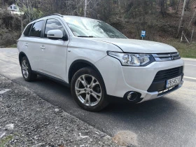 Mitsubishi Outlander 3.0 V6 GT 4X4, снимка 15