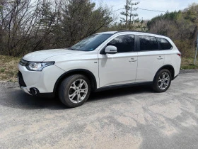 Mitsubishi Outlander 3.0 V6 GT 4X4, снимка 3