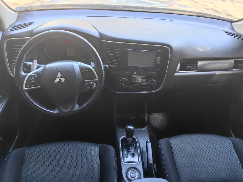 Mitsubishi Outlander 3.0 V6 GT 4X4, снимка 12 - Автомобили и джипове - 46057937