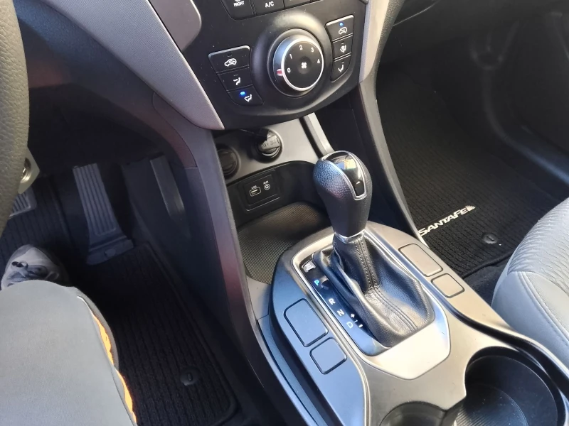 Hyundai Santa fe Бензин 2, 4 GDI, снимка 10 - Автомобили и джипове - 52616067