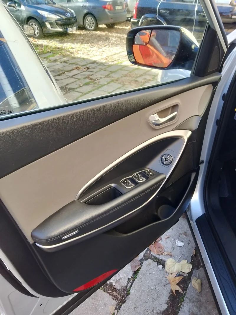 Hyundai Santa fe Бензин 2, 4 GDI, снимка 7 - Автомобили и джипове - 52616067