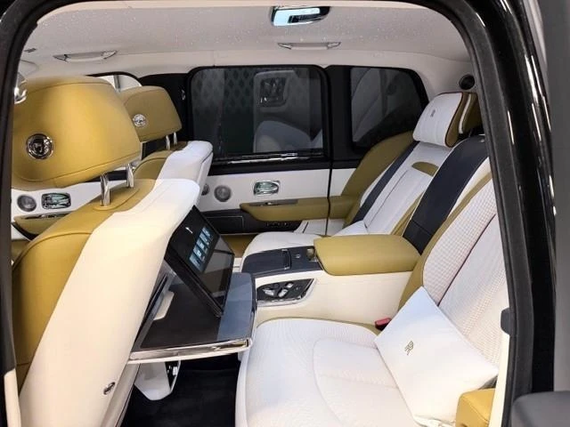 Rolls-Royce Cullinan SERIES II/FACELIFT/BESPOKE/4-SEATS/SHOOTING STAR/, снимка 11 - Автомобили и джипове - 52814764