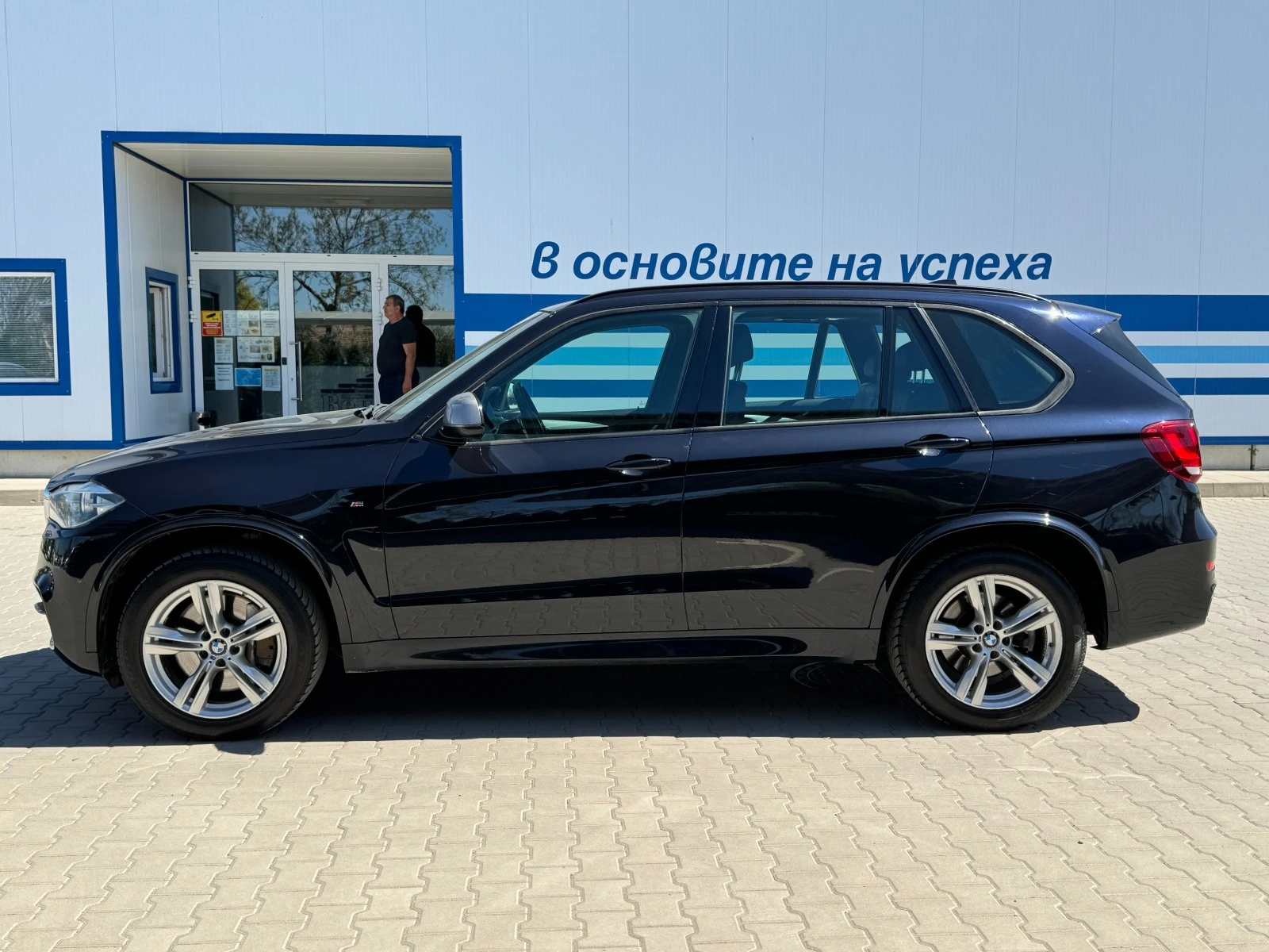 BMW X5 m50d  - изображение 8