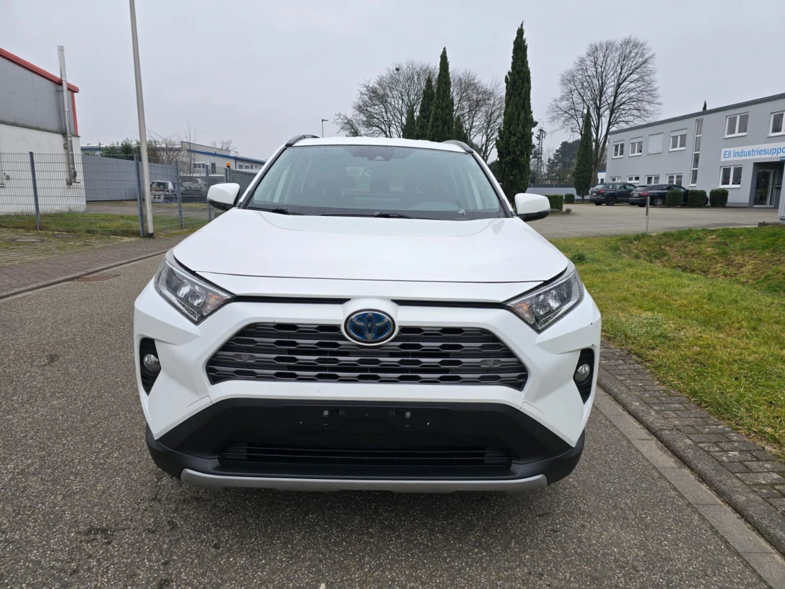 Toyota Rav4 2.5 hybrid 4х4 222ps Германия Лизинг Бартер  | Mobile.bg — изображение 1