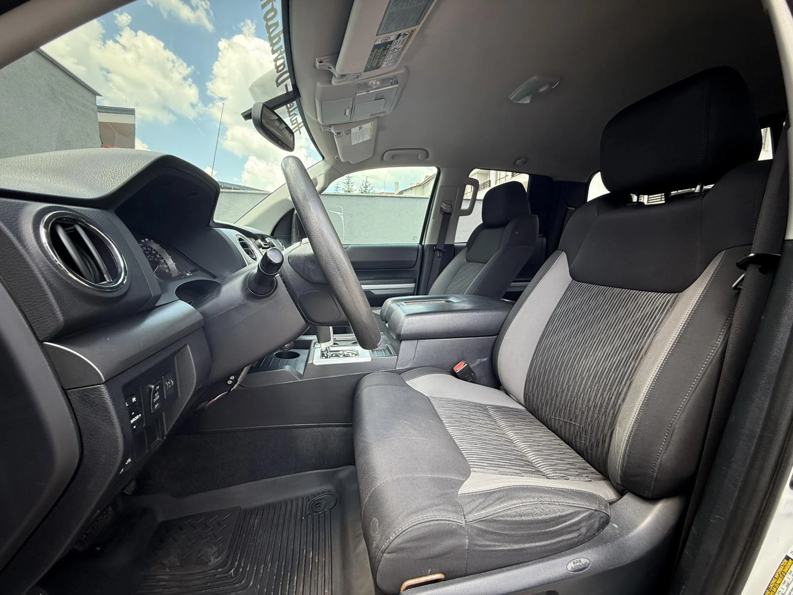 Toyota Tundra 5.7L DOUBLE CAB AWD - изображение 9