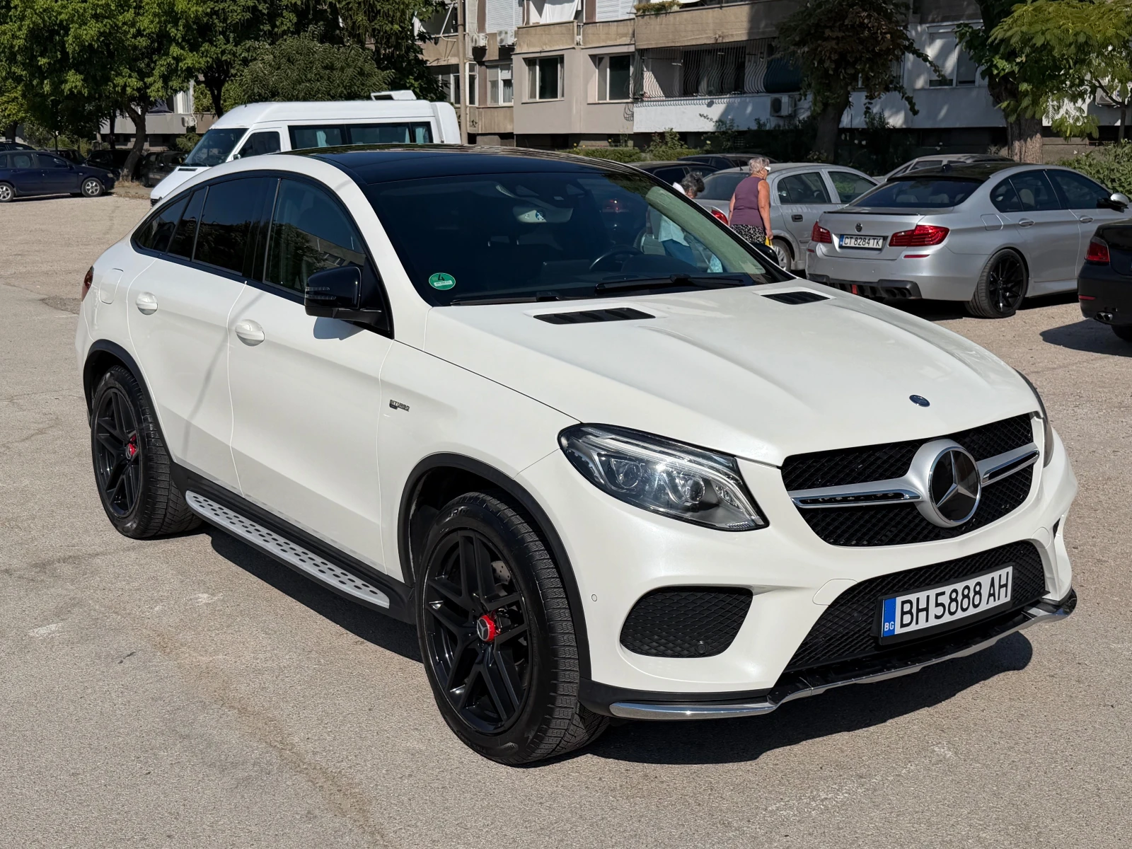 Mercedes-Benz GLE 43 AMG  ИСТОРИЯ МЕРЦЕДЕС 100%РЕАЛНИ КМ., снимка 4 - Автомобили и джипове - 55699064