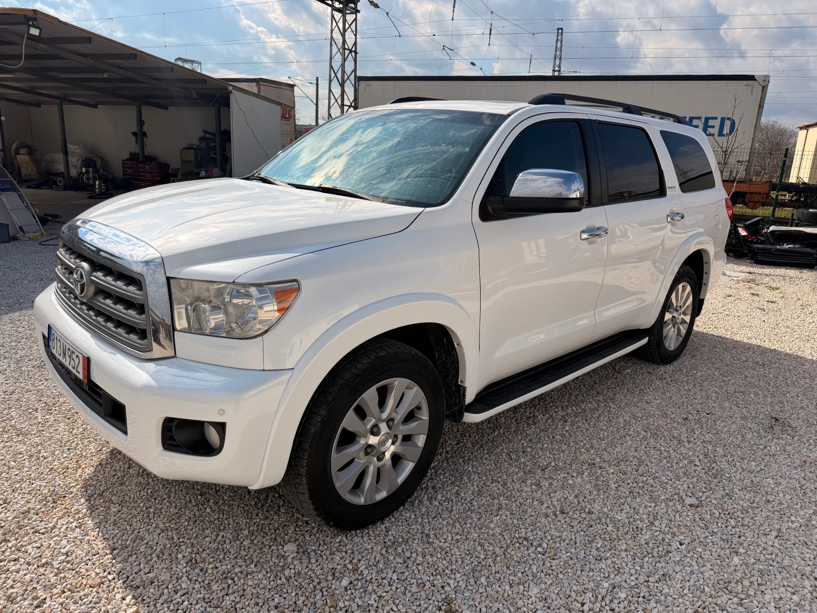 Toyota Sequoia 5, 7 PLATINUM - изображение 2