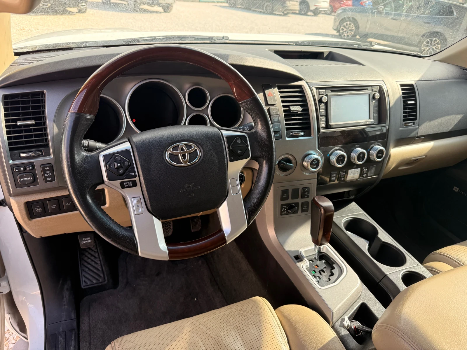 Toyota Sequoia 5, 7 PLATINUM - изображение 6