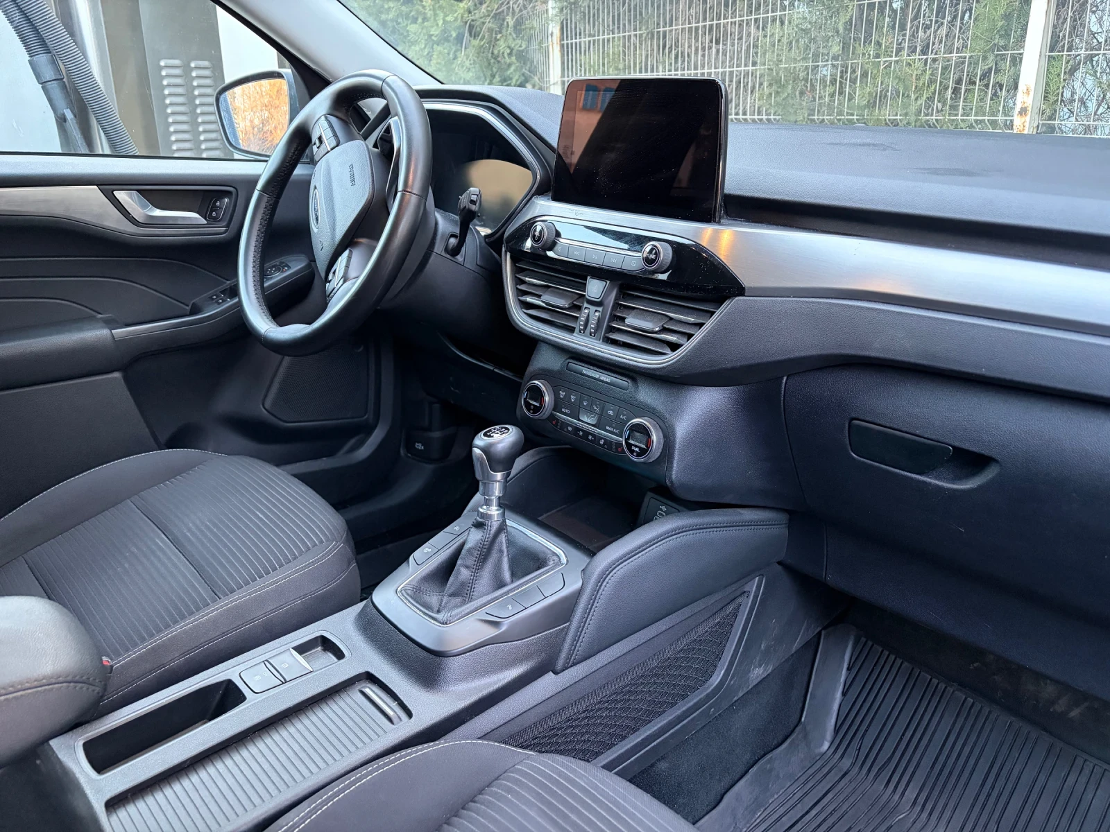 Ford Kuga 1.5, снимка 2 - Автомобили и джипове - 53929709