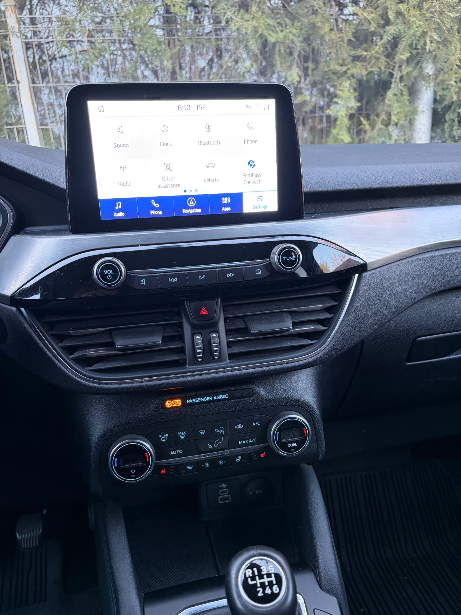 Ford Kuga 1.5, снимка 4 - Автомобили и джипове - 53929709