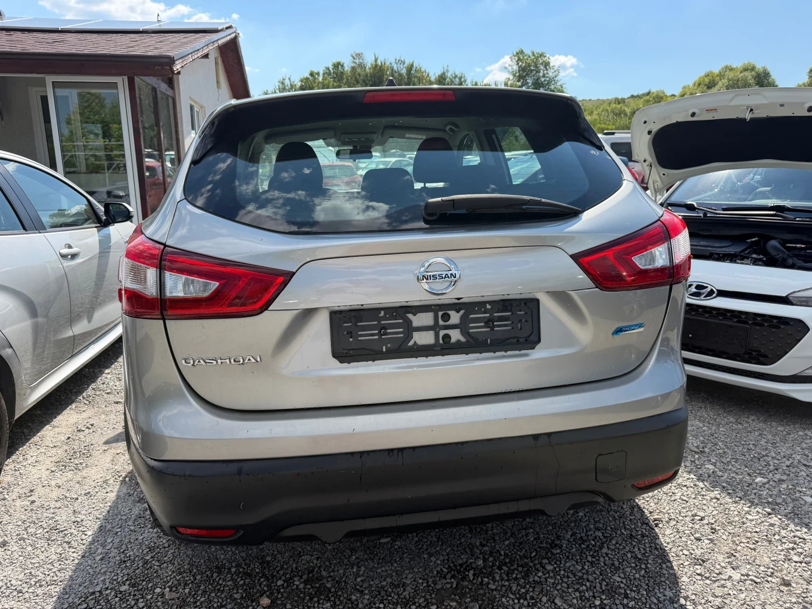 Nissan Qashqai, снимка 2 - Автомобили и джипове - 55146478