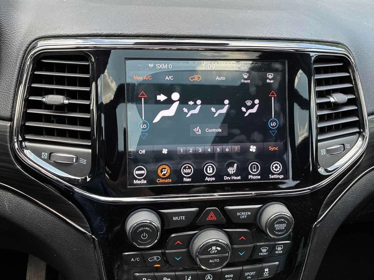 Jeep Grand cherokee * Limited X * АВТОКРЕДИТ БЕЗ ПЪРВОНАЧАЛНА ВНОСКА* , снимка 9 - Автомобили и джипове - 55157670