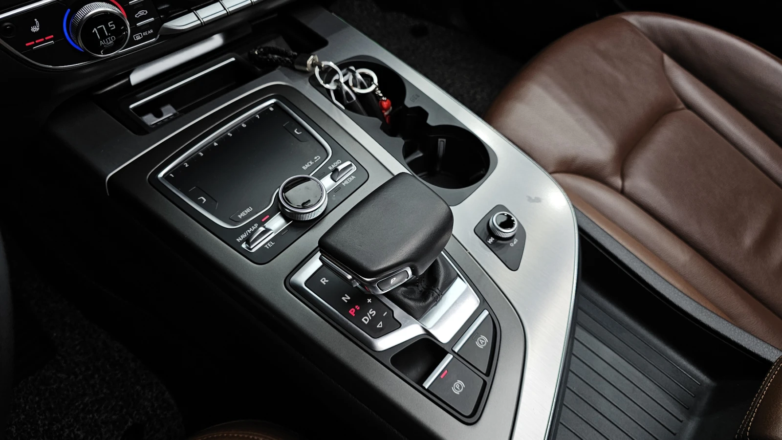 Audi Q7 45 TFSI quattro* ЕЛ. БАГАЖНИК* ЛЮК* КРАЙНА ЦЕНА, снимка 9 - Автомобили и джипове - 55302203