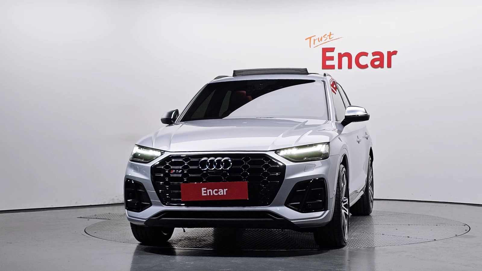 Audi SQ5 ЕЛ. БАГАЖНИК* BLIND SPOT* 360* HUD* КРАЙНА ЦЕНА, снимка 3 - Автомобили и джипове - 55984093