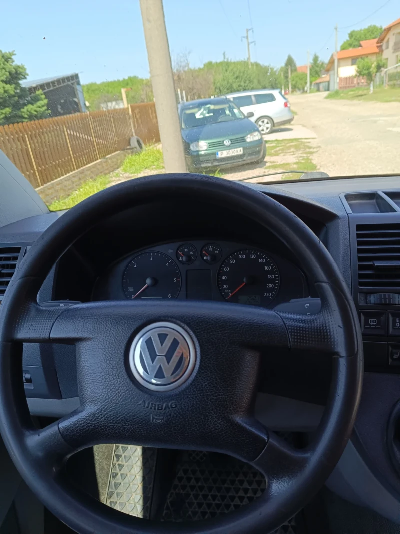 VW T5 2.5 TDI, снимка 10 - Бусове и автобуси - 52433670