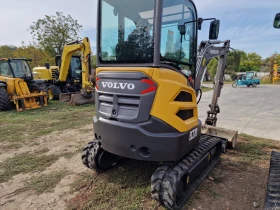 Багер Volvo EC27D, снимка 3