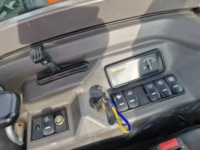 Багер Volvo EC27D, снимка 4