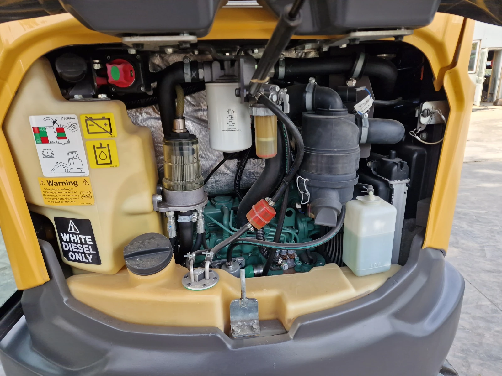 Багер Volvo EC27D, снимка 14 - Индустриална техника - 56577694