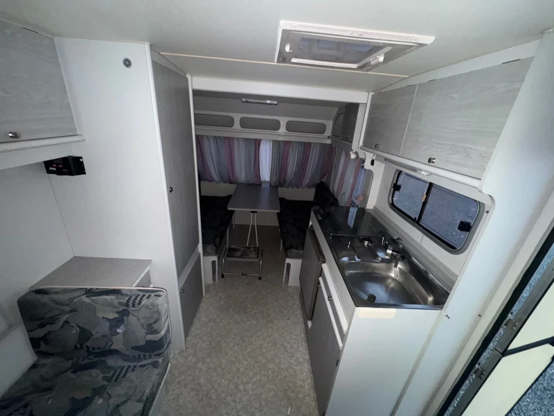 Каравана Beyerland, снимка 12 - Каравани и кемпери - 52387737