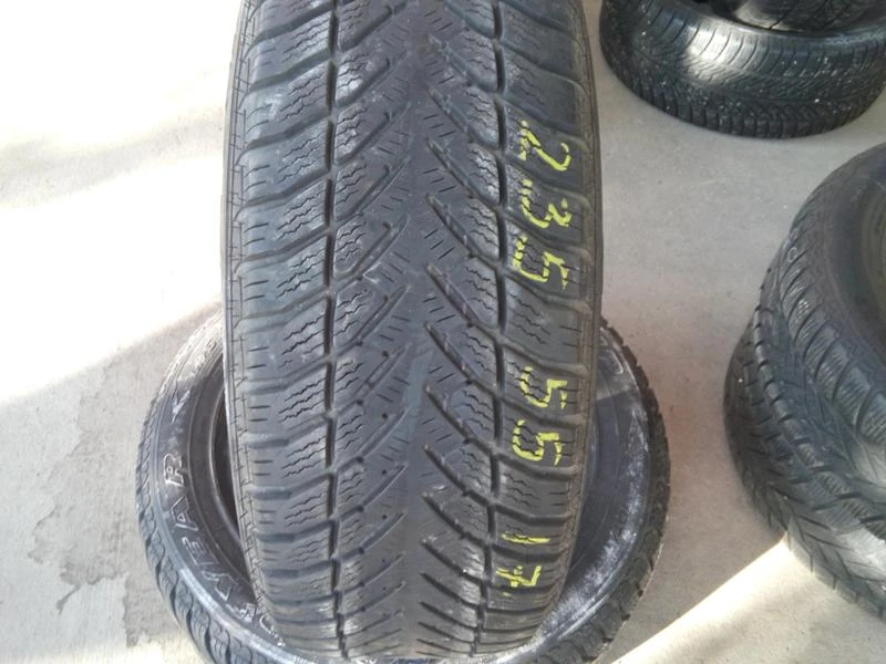 Гуми Зимни 235/55R17, снимка 1 - Гуми и джанти - 45649387